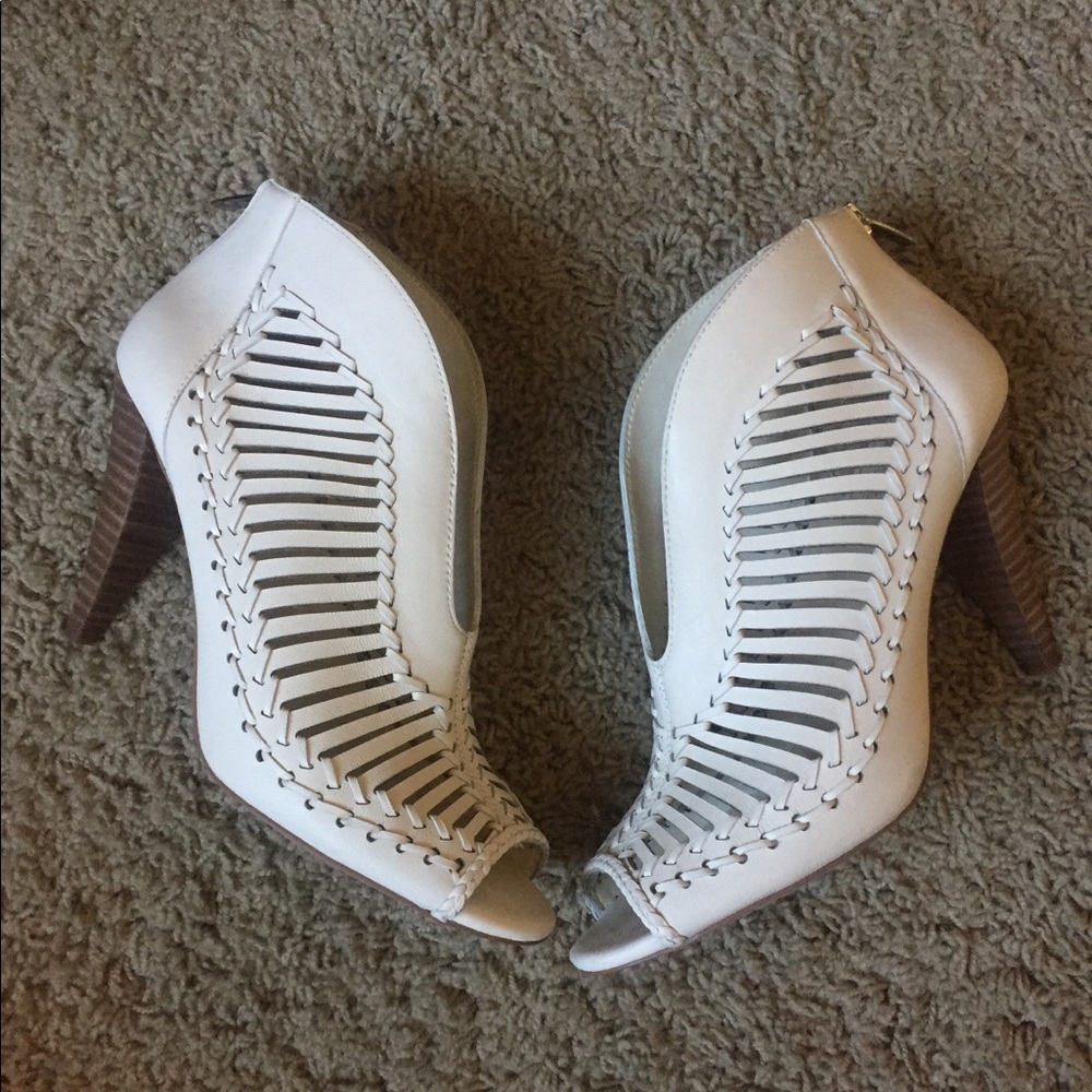 Vince Camuto White Acha Leather Heels